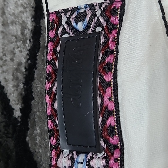 BUCKLE DAYTRIP CAPRICORN EMBROIDERED DENIM JEAN SHORTS - Picture 10 of 10